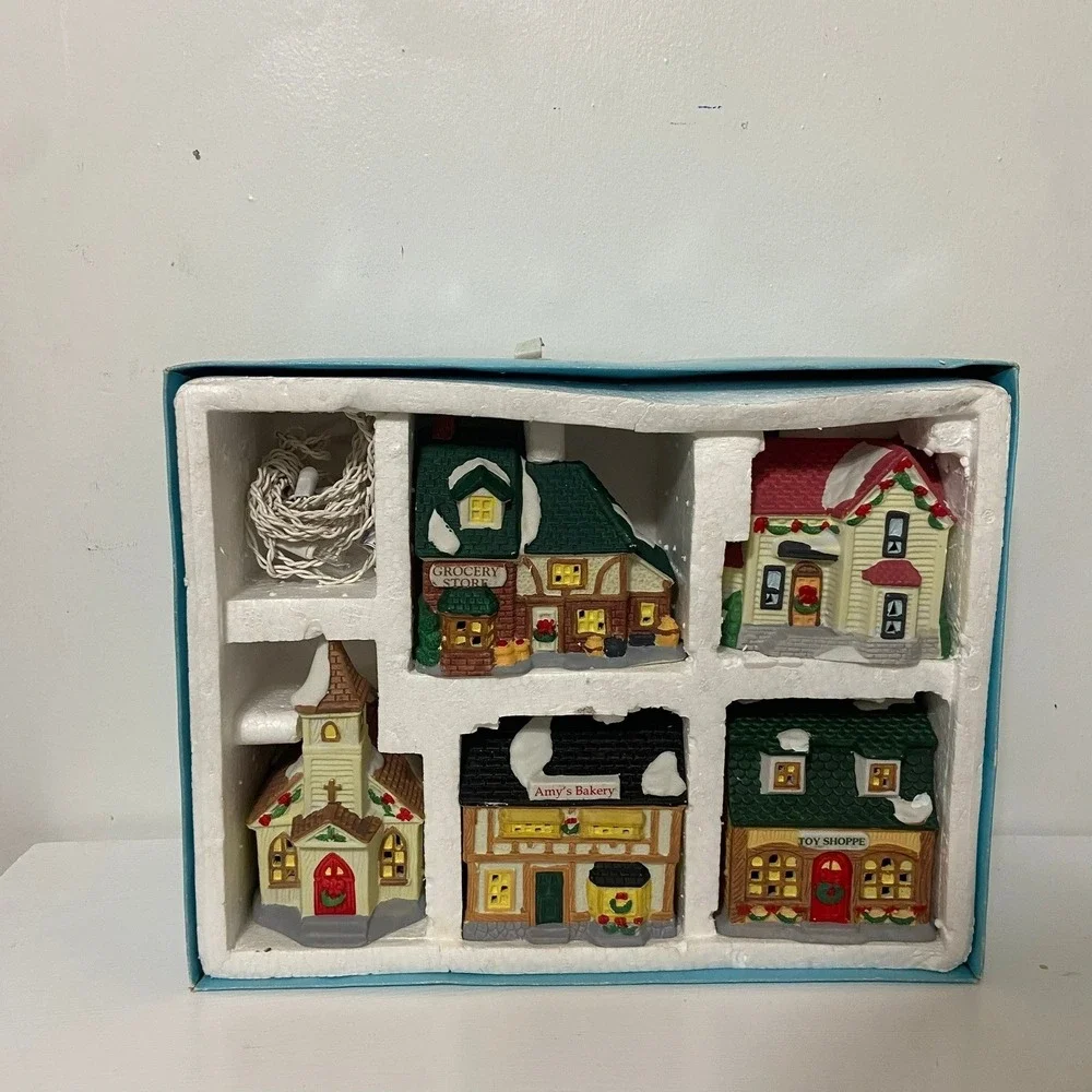 Vintage 1985 Christmas Dickensville Collectibles‎ 5 Piece Porcelain Lighted Kit